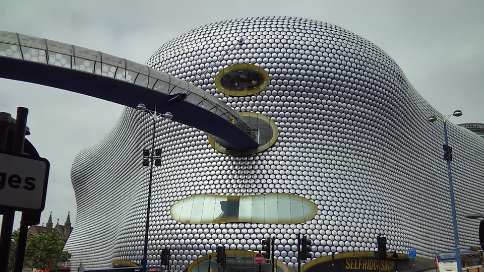 Торговый центр Selfridges в Бирмингеме (2003) | Фото: Robert Schuster, Český rozhlas Торговый центр Selfridges в Бирмингеме (2003) | Фото: Robert Schuster, Český rozhlas