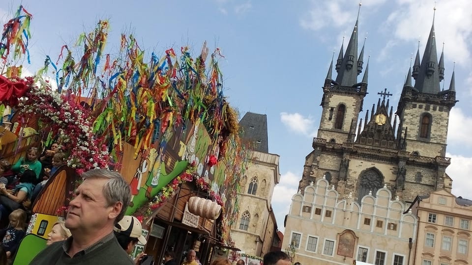 Пасхальная ярмарка на Староместкой площади, Фото: Екатерина Сташевская, Чешское радио - Радио Прага Пасхальная ярмарка на Староместкой площади, Фото: Екатерина Сташевская, Чешское радио - Радио Прага