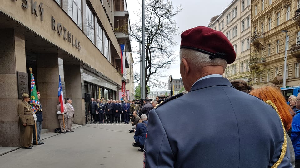 Акция памяти перед зданием Чешского радио, Фото: Ондржей Томшу, Чешское радио - Радио Прага Акция памяти перед зданием Чешского радио, Фото: Ондржей Томшу, Чешское радио - Радио Прага