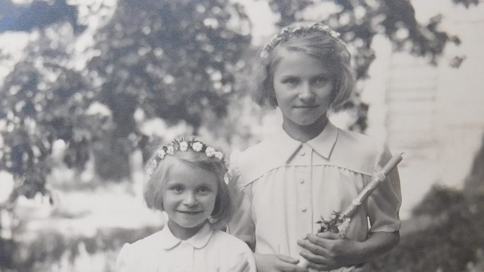 Двое детей из числа переселенных из обл. Дуклы,  фото: archiv Post Bellum