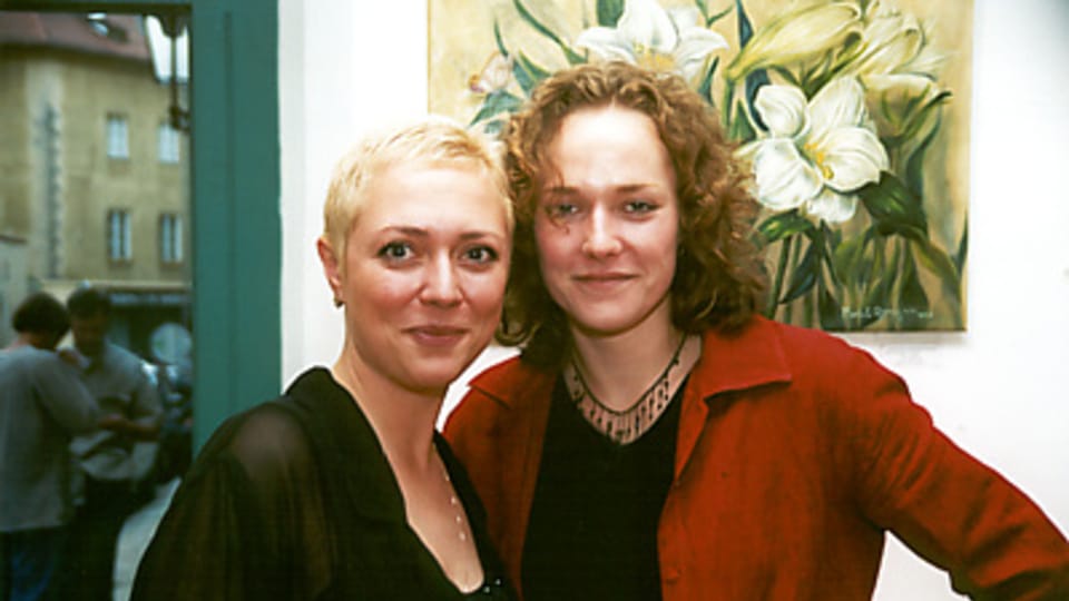 Юлия Драгомирова  (слева; Фото: www.inmodern.com)