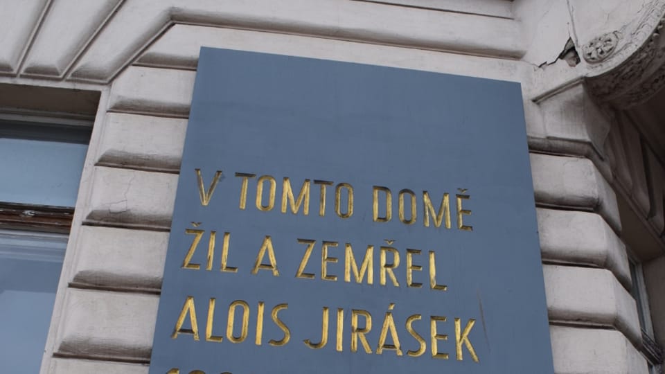 Мемориальная доска на доме Алоиса Ирасека,  фото: Екатерина Сташевская
