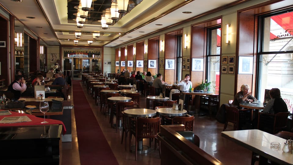 Кафе «Славия» | Фото: Ondřej Tomšů, Radio Prague International Кафе «Славия» | Фото: Ondřej Tomšů, Radio Prague International