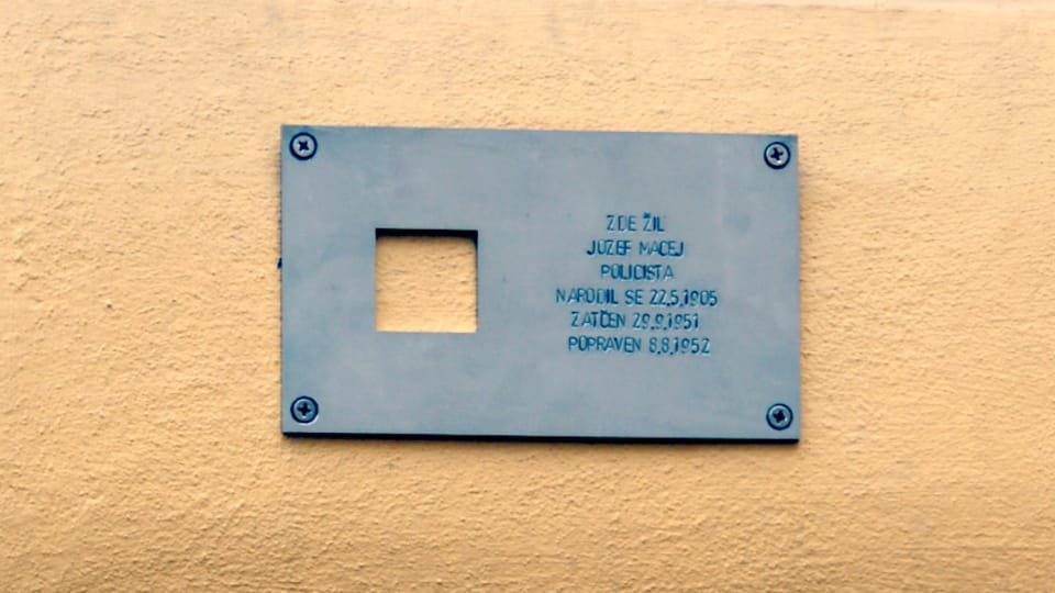 Мемориальная табличка Йозефу Мацею,  Фото: Тимур Кашапов,  Чешское радио - Радио Прага
