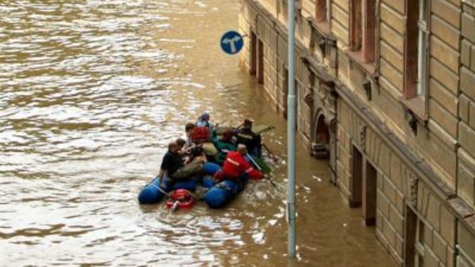 Прага во время наводнения в 2002 г. (Фото: Ян Розенауэр) Прага во время наводнения в 2002 г. (Фото: Ян Розенауэр)