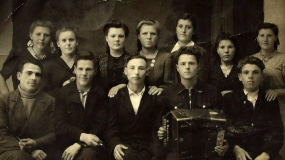 Češi z vesnice Stěpanovka v Povolží na dobové fotografii, repro foto: Tomáš Vlach, Český rozhlas Češi z vesnice Stěpanovka v Povolží na dobové fotografii, repro foto: Tomáš Vlach, Český rozhlas