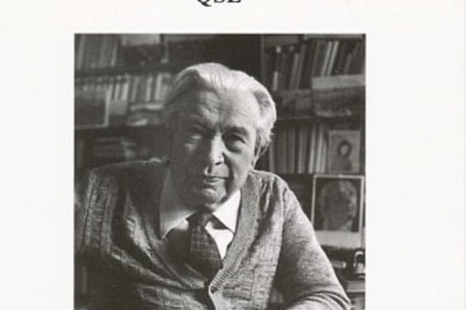 Ярослав Сейферт  (1901-1986) один из крупнейших представителей чешского авангарда,  в первую очередь поэтизма,  в межвоенный период. Среди его самых известных творений сборники „На волнах ТСФ“,  „Каска глины“,  „Комета Галлея“.  | Фото: Milan Tvrdý